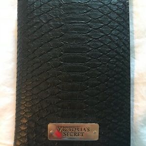 VICTORIAS SECRET WALLET